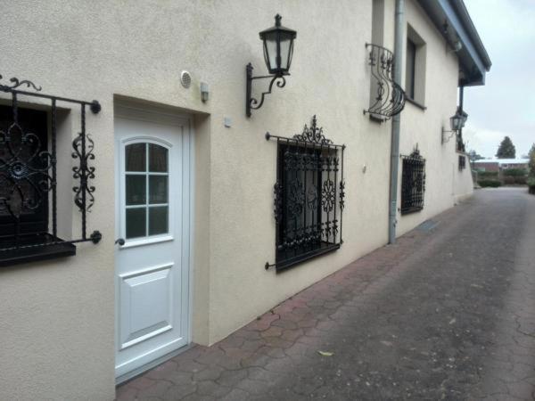 Uni - Luebeck Appartement Groß Grönau Eksteriør billede